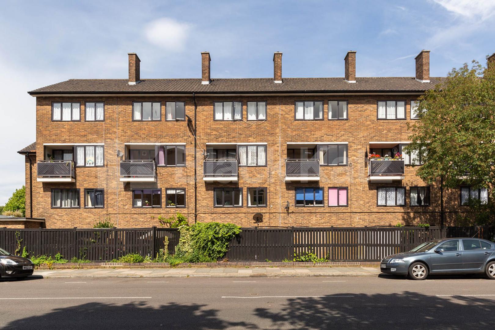split level 5 bedroom 2 bathroom maisonette located on a residential street Dalmeny Avenue , Tufnell Park 